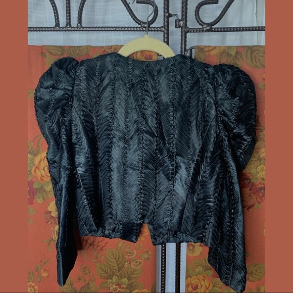 Gothic cropped jacket 🧛🏼 by Vero Moda - Picture 4 of 6